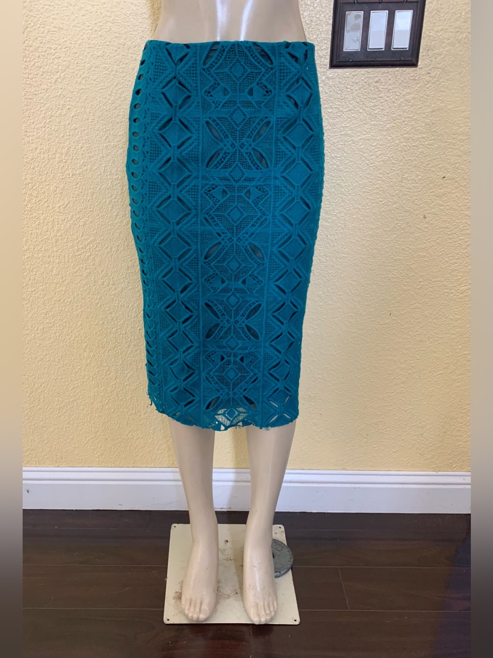 J. Crew Size Small ? Teal Color Laser Cut/Eyelet Pencil Skirt